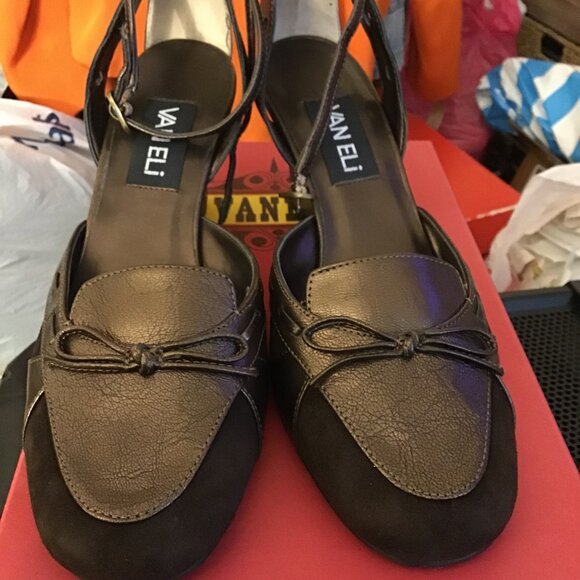 New Vaneli pumps-brown suede-7.5M w/box - Picture 1 of 6